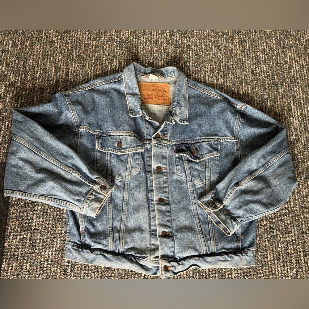 Vintage 90’s Levi’s 70598-4891 Denim Jean Jacket Made in the Mexico Mens Size XL